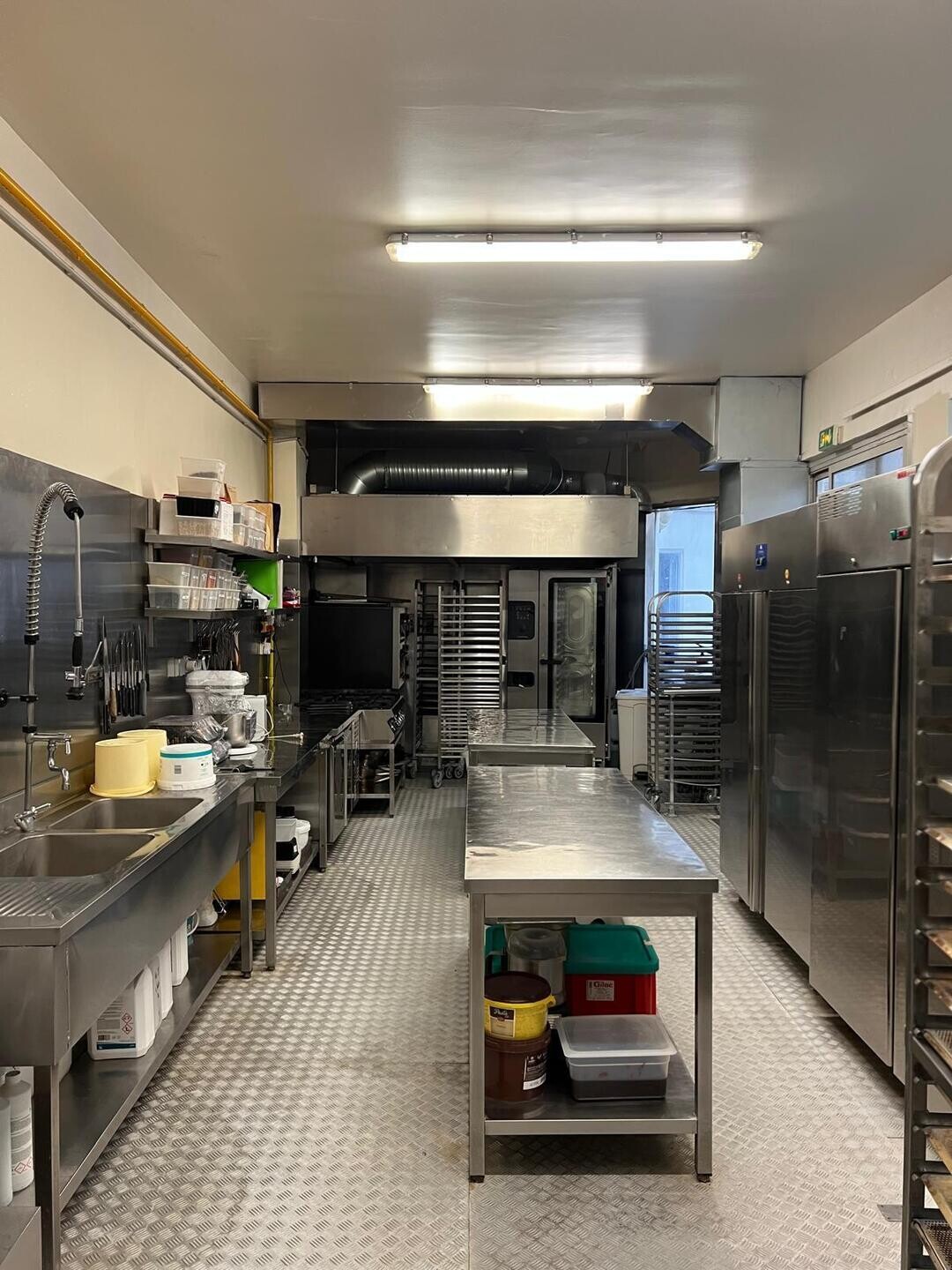 Local commercial 74 m² · à Paris · 74 m² · 123 200 €